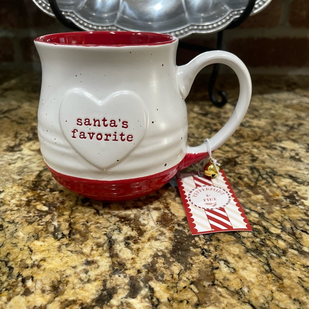 Peppermint & Pine Santa’s Favorite 3d heart speckled double sided mug NEW